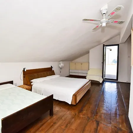 House Andruza Holiday home *