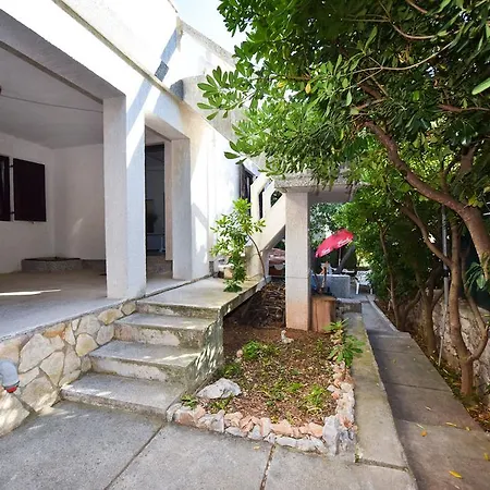 Dom wakacyjny House Andruza Mandre