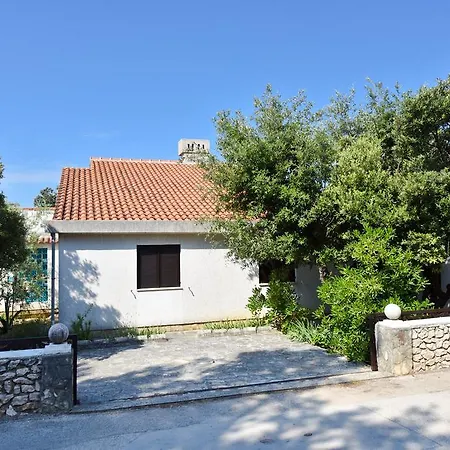 House Andruza Holiday home *